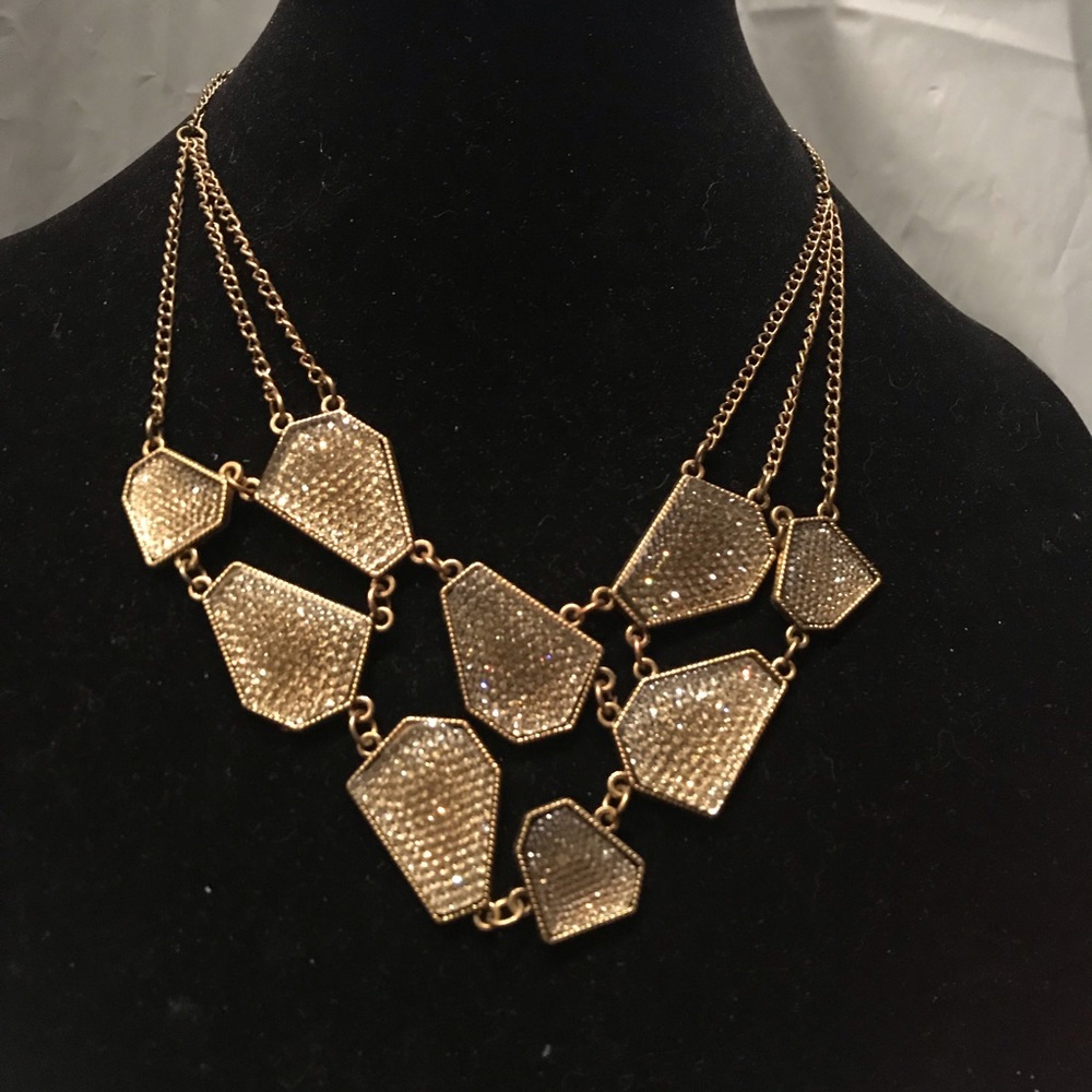Sparkly statement necklace